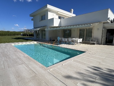 Foto Villa unifamiliare in Via Vaiana 91, Pietrasanta di 190 m² in vendita