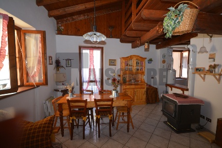 Foto Appartamento in Via Roma 8, Lozio Villa di 67 m² con 2 locali