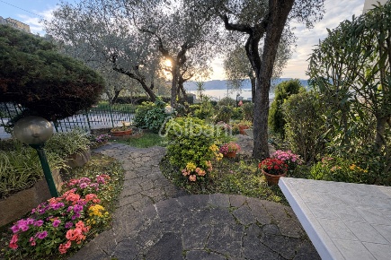 Foto Appartamento a Lerici Lerici Paese di 200 m² con 5 locali in vendita