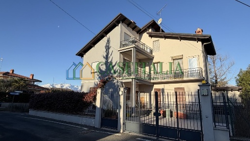Foto Appartamento in Via Barrera 8, Rosta di 129 m² con 4 locali in vendita