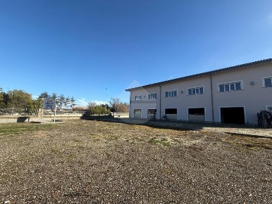 Foto Negozio in VIA DELLE QUINTE, Roma di 1700 m² in vendita