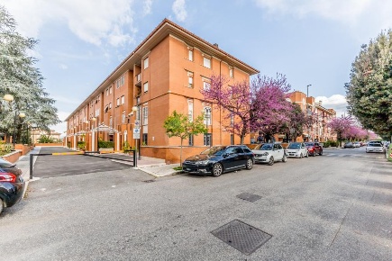Foto Appartamento in Via Sant'Agata di Esaro, Roma di 100 m² con 3 locali