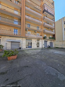 Foto Negozio in Via Piemonte, Bari di 50 m² con 1 locali in vendita