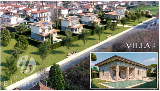 Foto Villa unifamiliare a Pietrasanta di 115 m² con 4 locali in vendita