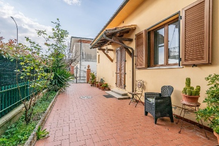 Foto Casa indipendente a Cascina Semicentro di 103 m² con 4 locali