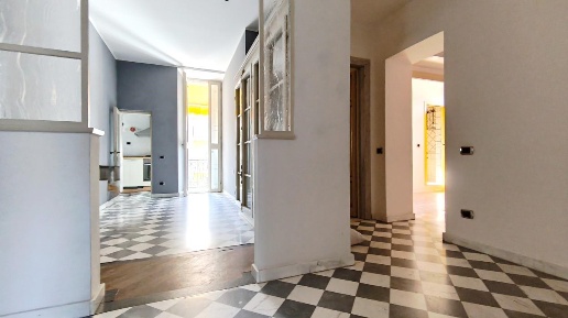 Foto Appartamento a Carrara Centro di 110 m² con 5 locali in vendita