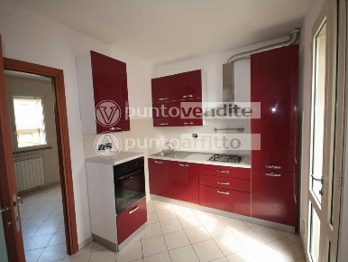 Foto Appartamento a Lucca Nave di 130 m² con 5 locali in affitto
