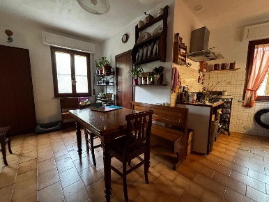 Foto Casa indipendente a Vicopisano Centro di 130 m² con 5 locali