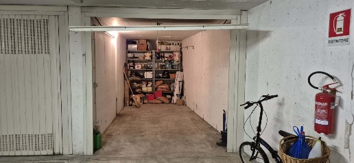 Foto Box a Lesmo di 14 m² con 1 locali in vendita