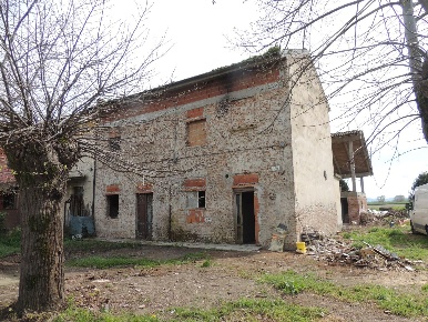 Foto Rustico a Pieve Albignola di 183 m² con 8 locali in vendita