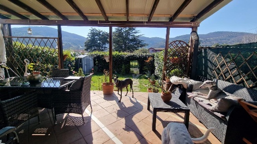 Foto Villa a schiera a Ameglia Centro di 110 m² con 4 locali in vendita