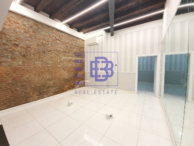 Foto Negozio in San Michele del Carso, Milano Vercelli - Wagner di 40 m²