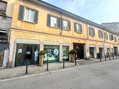 Foto Negozio in via Zucchi, Monza Centro Storico di 96 m² con 3 locali
