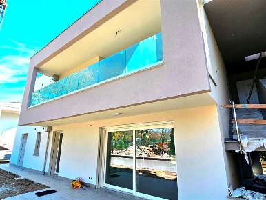 Foto Appartamento in Via Trieste, Cesate di 140 m² con 4 locali in vendita