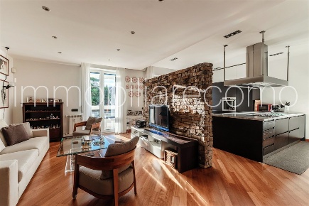 Foto Appartamento in Via Manzoni, Como Sant'Agostino di 130 m² con 3 locali