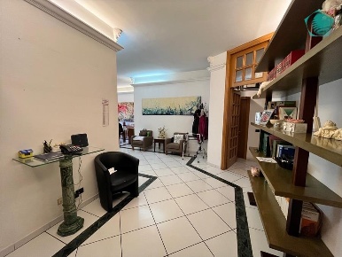 Foto Appartamento a Gambassi Terme Centro di 125 m² con 5 locali in vendita