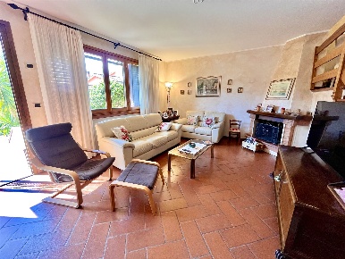 Foto Villa unifamiliare a Serravalle Pistoiese di 114 m² con 6 locali
