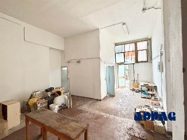 Foto Magazzino a Pistoia Pistoia Ovest di 225 m² con 3 locali in vendita