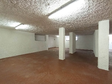 Foto Magazzino a Rimini Rivabella di 180 m² con 1 locali in vendita