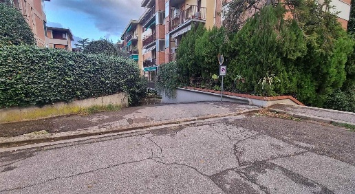 Foto Garage in via Massimiliano Soldani Bensi, Firenze Soffiano di 7 m²