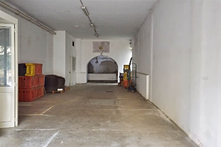Foto Locale commerciale in Via Giulio Pastore  20, Putignano di 320 m²