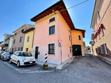 Foto Case semi ndipendenti a Leno Centro di 103 m² con 3 locali in vendita