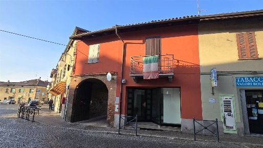 Foto Negozio in Via Mazzini 1, Ponderano di 105 m² con 2 locali in vendita