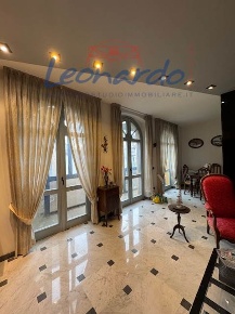 Foto Case semi ndipendenti a Piacenza Centro Storico di 700 m² in vendita