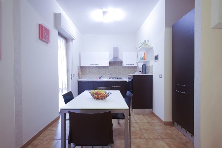 Foto Appartamento a Aci Castello Centro di 85 m² con 5 locali in vendita