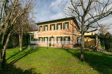 Foto Villa unifamiliare a Mirano Zianigo di 277 m² con 12 locali in vendita