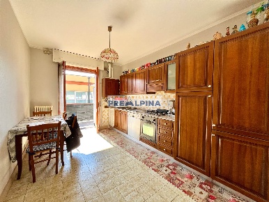 Foto Appartamento in VIA RAIMONDO RUGGERI 25, Casnigo di 79 m² con 3 locali
