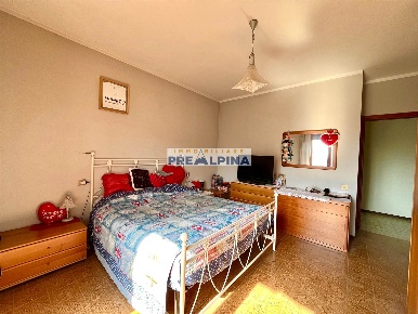 Foto Appartamento in VIA RAIMONDO RUGGERI 25, Casnigo di 79 m² con 3 locali