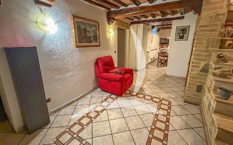 Foto Casa indipendente a Montalcino Centro di 230 m² con 14 locali