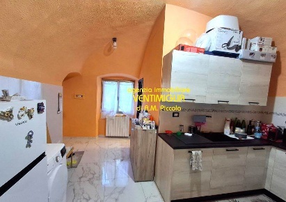 Foto Appartamento in vicolo, Dolceacqua di 137 m² con 5 locali in vendita
