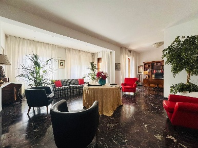 Foto Appartamento a Prato Zarini - Valentini di 200 m² con 7 locali