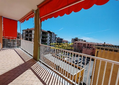 Foto Appartamento in Via Roma  47, Ventimiglia Centro Città di 129 m²