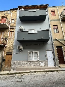 Foto Casa indipendente in Via Irma Bandiera 45, Ribera Centro di 90 m²