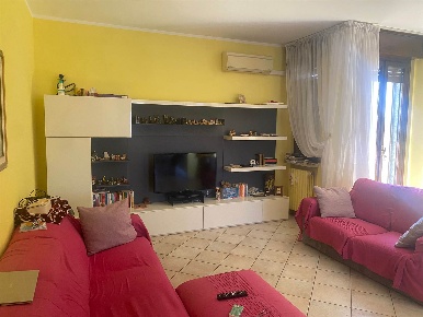 Foto Appartamento a Vigevano Cimitero, Mondetti di 80 m² con 3 locali