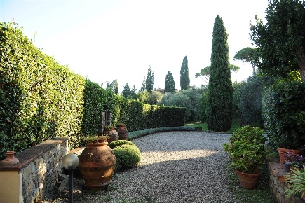 Foto Appartamento in via San Leonardo, Firenze di 200 m² con 8 locali