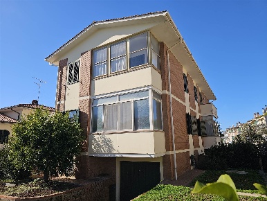 Foto Appartamento in Via Grandi, Rosignano Marittimo di 88 m² con 5 locali