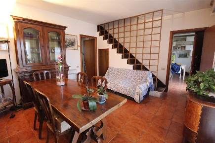 Foto Appartamento a Casole d'Elsa di 103 m² con 5 locali in vendita