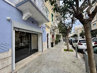 Foto Negozio a Monopoli Centro di 103 m² in affitto