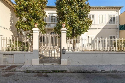 Foto Villa unifamiliare a Campi Bisenzio San Giusto, San Cresci di 260 m²