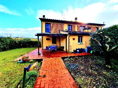 Foto Rustico a Castelfiorentino di 75 m² con 3 locali in vendita
