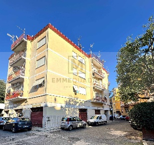 Foto Appartamento in Via Fosse Ardeatine, Terracina Centro di 113 m²