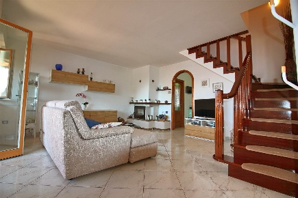 Foto Appartamento a Roccastrada Centro di 121 m² con 7 locali in vendita