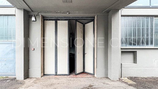 Foto Capannone industriale in via martiri delle foibe, Modena di 250 m²