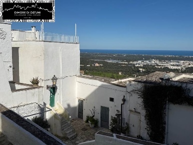 Foto Casa indipendente a Ostuni di 75 m² con 5 locali in vendita