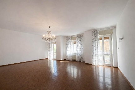 Foto Appartamento in Via Pastrengo  9, Vercelli Semicentro di 160 m²