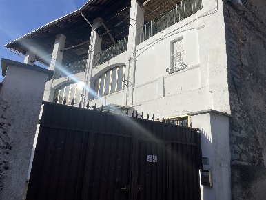 Foto Casa indipendente a Tollegno di 348 m² con 14 locali in vendita